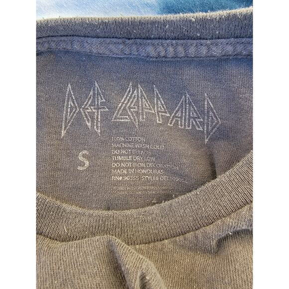 Def Leppard Animal Rock Band Crew Neck T-Shirt Women's Size S - Picture 4 of 4